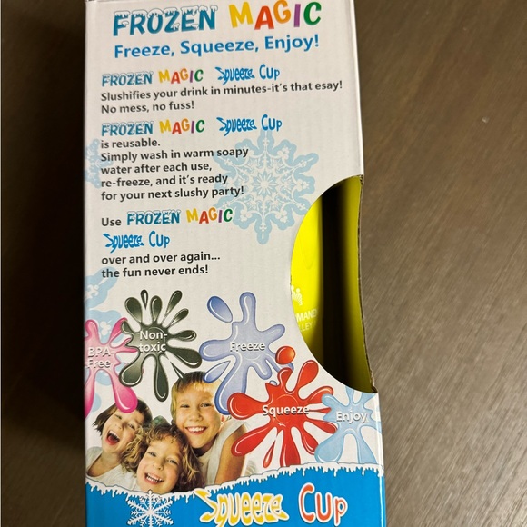 Frozen Magic Slushy Cup, Smoothie Cups with Lids and Straws - Picture 4 of 4